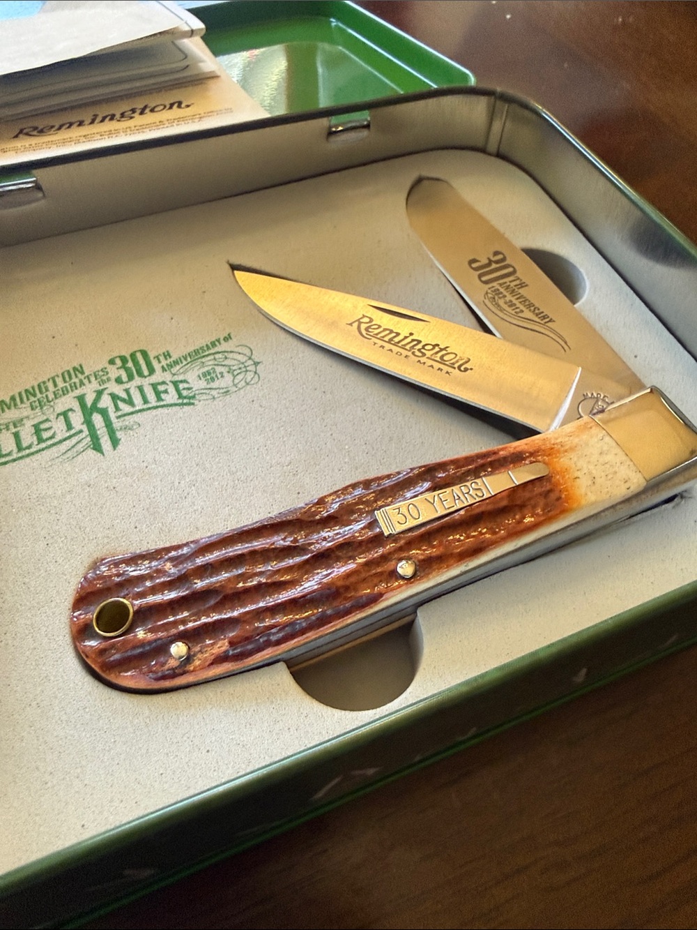 Remington The Bullet Knife 30th Anniversary Decorative Tin -Brown 2012  R1123set